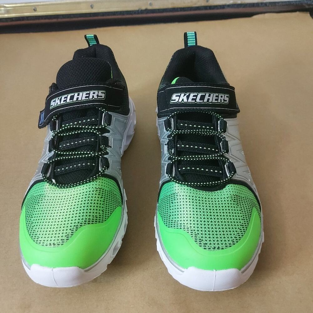 Skechers S-Lights Green Light Up Shoes 4 Children's Boys Casual School Skater